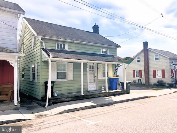 30 Cherry St, Seven Valleys, PA 17360