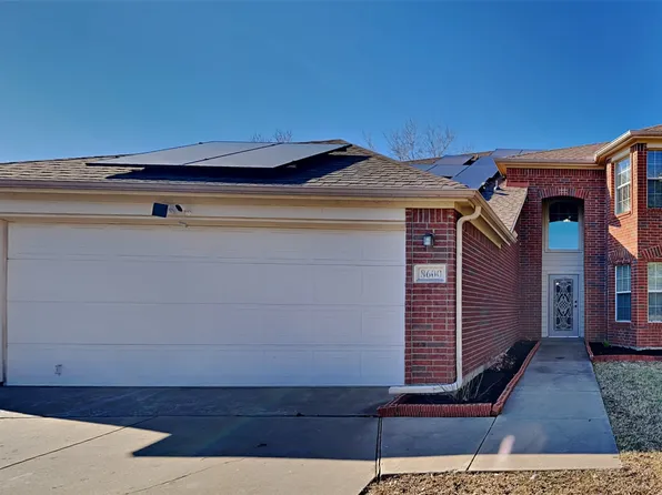 8600 Cherry Bark Ln, Fort Worth, TX 76140