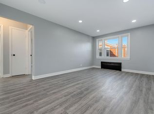 7520 N. Ridge Blvd, Chicago, IL 60645