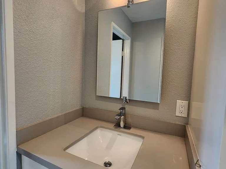 872 Cabot Ln — Photo 14