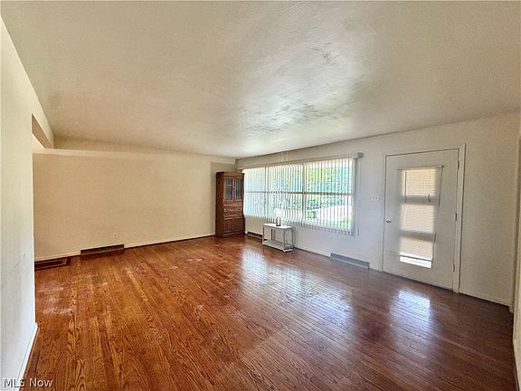 4th image of 63 W Nineth St