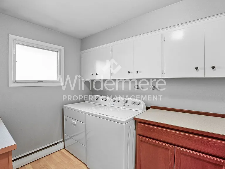 1706 E 38th Ave — Photo 7