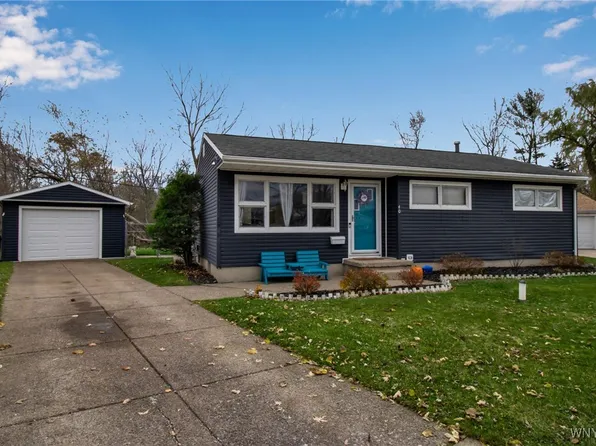 40 Rogers Dr, Depew, NY 14043