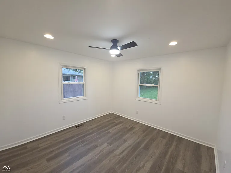 10735 Vali Dr — Photo 14