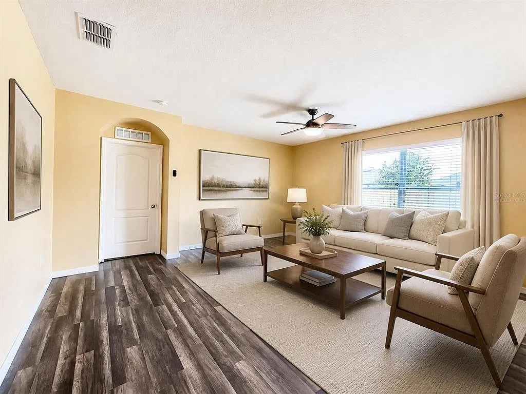 4 bed, 2.0 bath, 1846 sqft, $2,599 — Photo 3