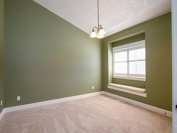 5th image of 892 S Capitola Way