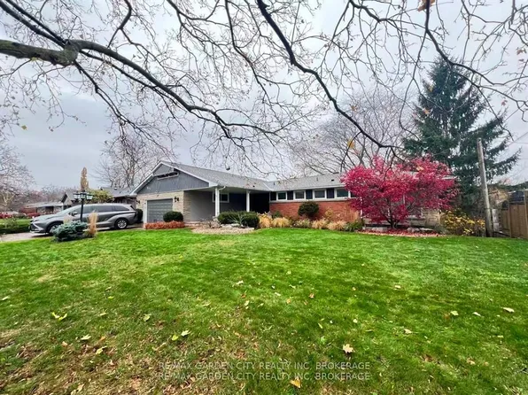 28 Marsdale Dr, Saint Catharines, ON L2T 3S3