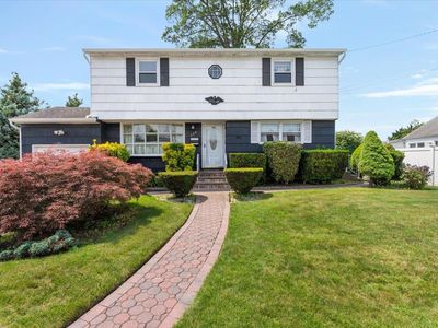 328 Oconnor Road, North Babylon, NY, 11703