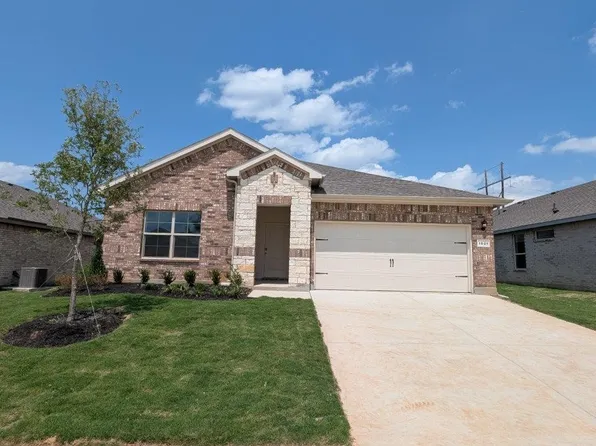 1021 Traction Trl, Cleburne, TX 76031