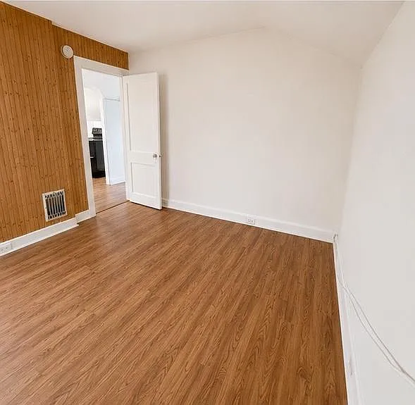 1360 Teall Ave #2 — Photo 4
