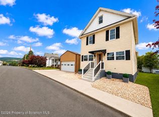 807 Murray St, Throop, PA 18512