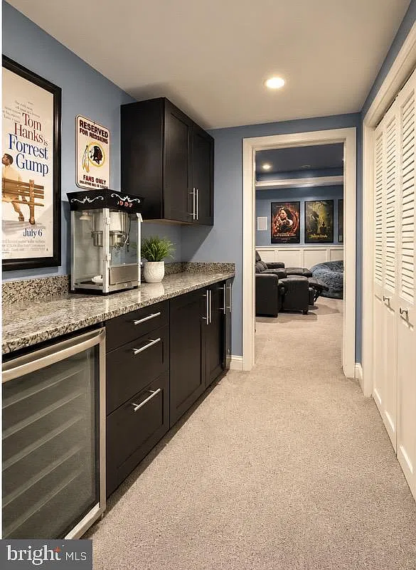 2 bed, 1.0 bath, 2000 sqft, $2,998 — Photo 2
