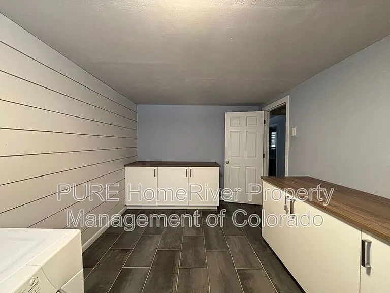 2255 S Clermont St — Photo 23