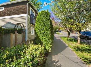 429 20th Ave E UNIT B, Seattle, WA 98112