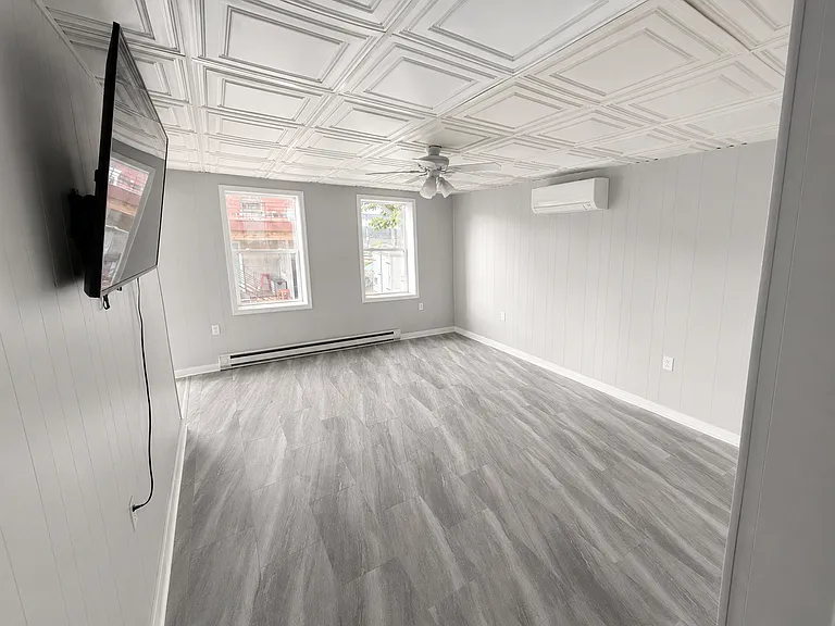 149 Van Rensselaer St #2 — Photo 3