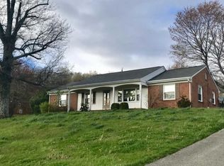 201 Arthur Cir, Ferrum, VA 24088