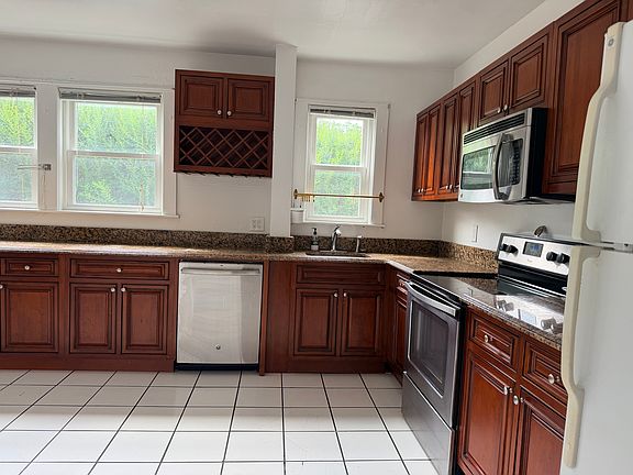 2nd image of 12 Hammondswood Rd #12