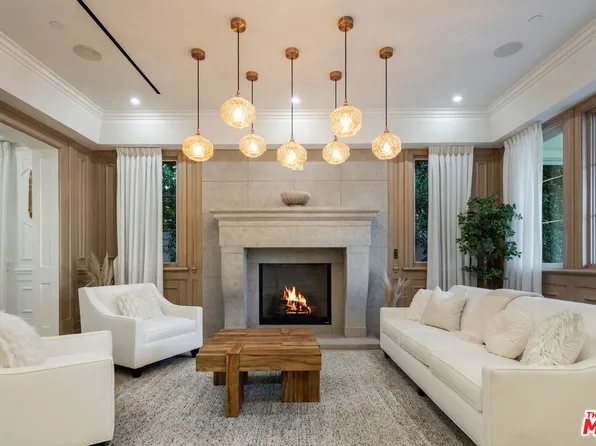 843 N Spaulding Ave, Los Angeles, CA 90046