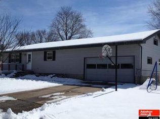 230 N 6th St, Winneconne, WI 54986