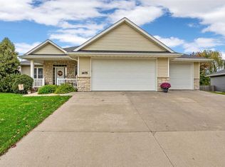1675 Grizzly Trl, North Liberty, IA 52317