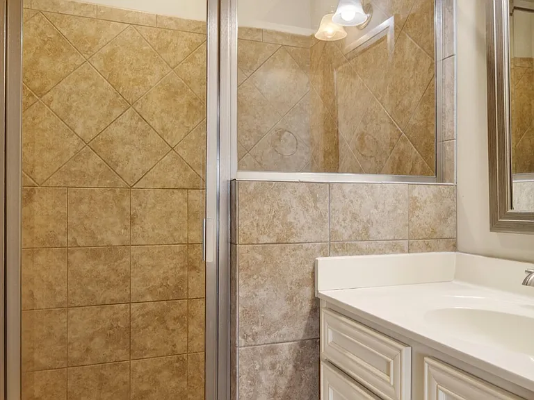 1661 Cambria Dr #B — Photo 26
