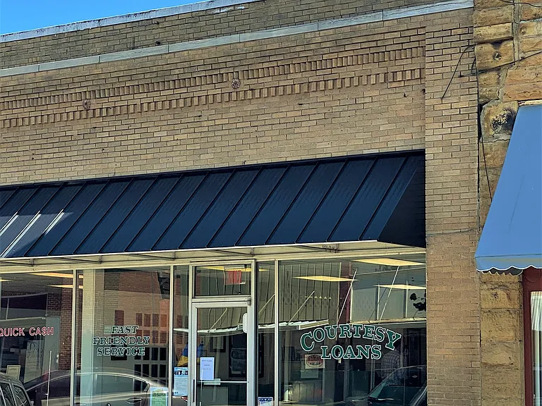 111 W Main St — Photo 14