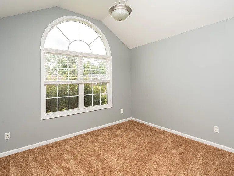 2860 Foxcroft Cir — Photo 16