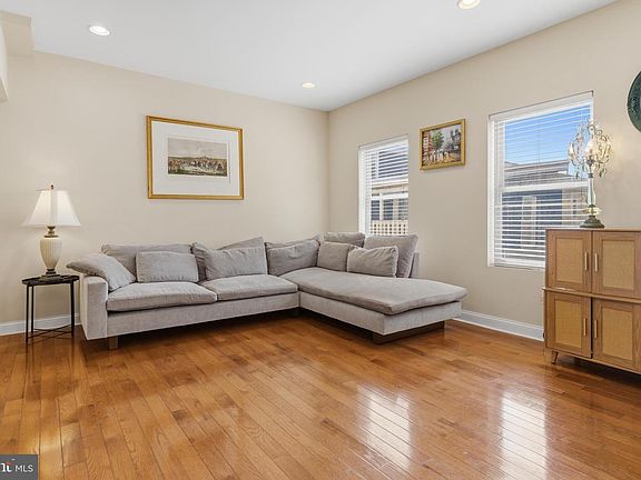 2nd image of 269 Grape St