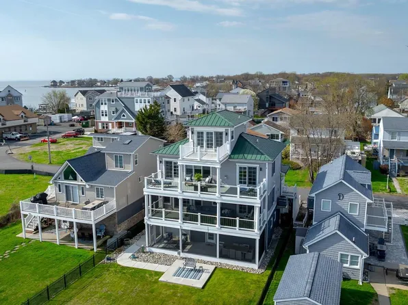 2811 Bay Dr, Sparrows Point, MD 21219