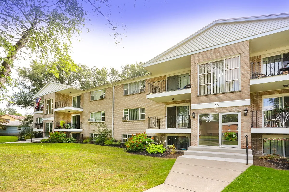 Building Photo - James Place/New Liberty