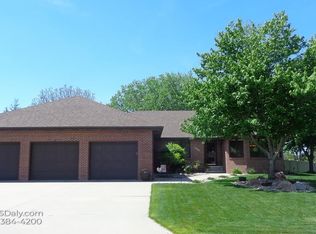 3212 Magnolia Ct, Grand Island, NE 68803