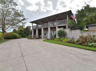 826 Lenore B Ln, Mountain Rest, SC 29664