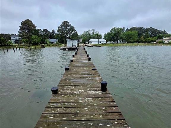 2nd image of 23062 Cedar Creek Rd