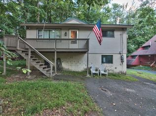 547 Parkwood Dr, Lake Ariel, PA 18436