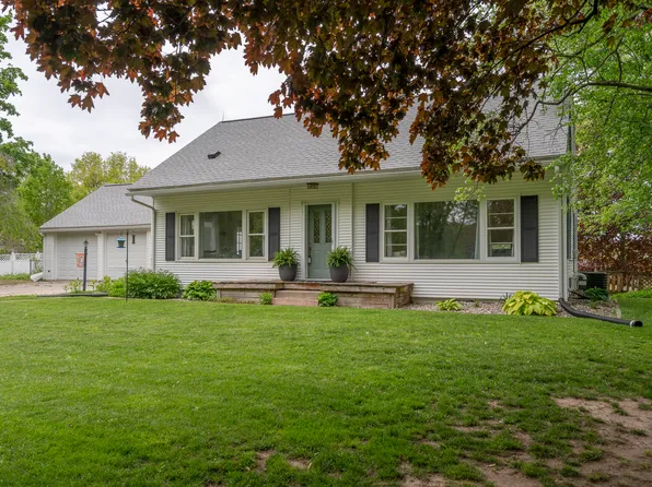 7645 Eleven Mile Rd NE, Rockford, MI 49341