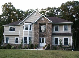 10 Cutlass Rd, Kinnelon, NJ 07405