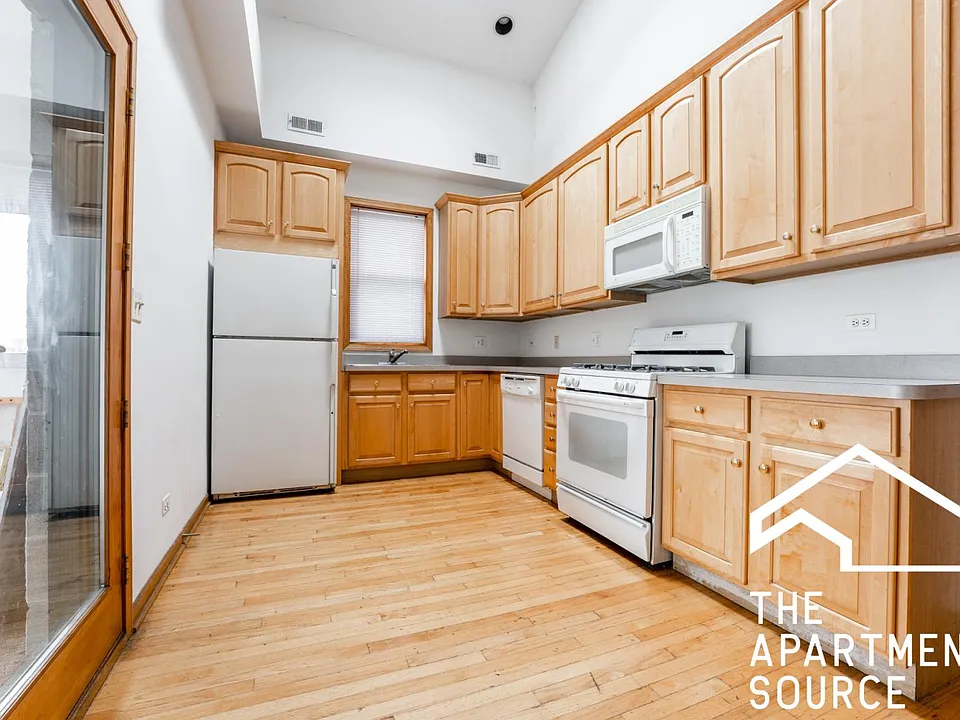 1940 W Diversey Pkwy #3W