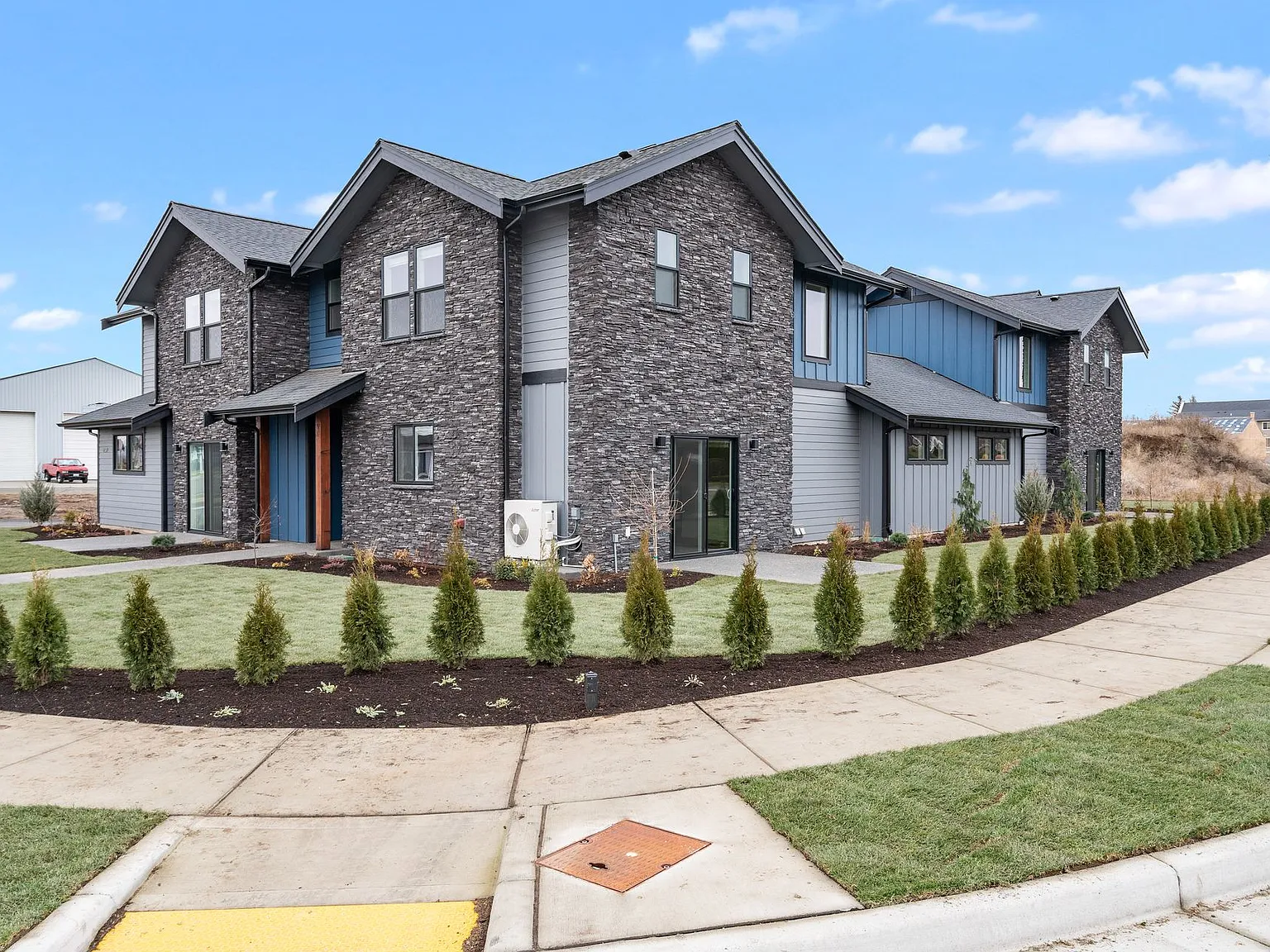 Apartments on Dejong Drive in Lynden - Schedule a Tour Today! — Photo 2