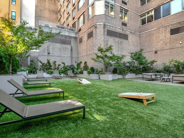 561 10th Avenue image 17 of 38