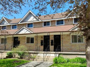 26 Pembroke St #B, Kingston, ON K7L 4N4