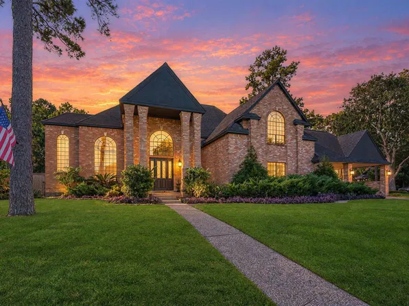 11823 Parkriver Dr, Houston, TX 77070