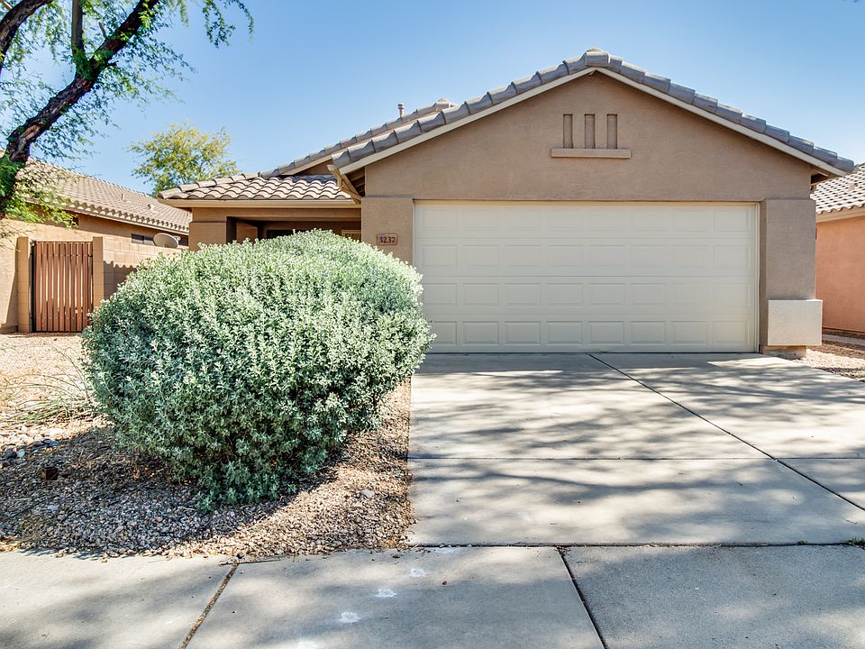 1st image of 3237 E Tonopah Dr