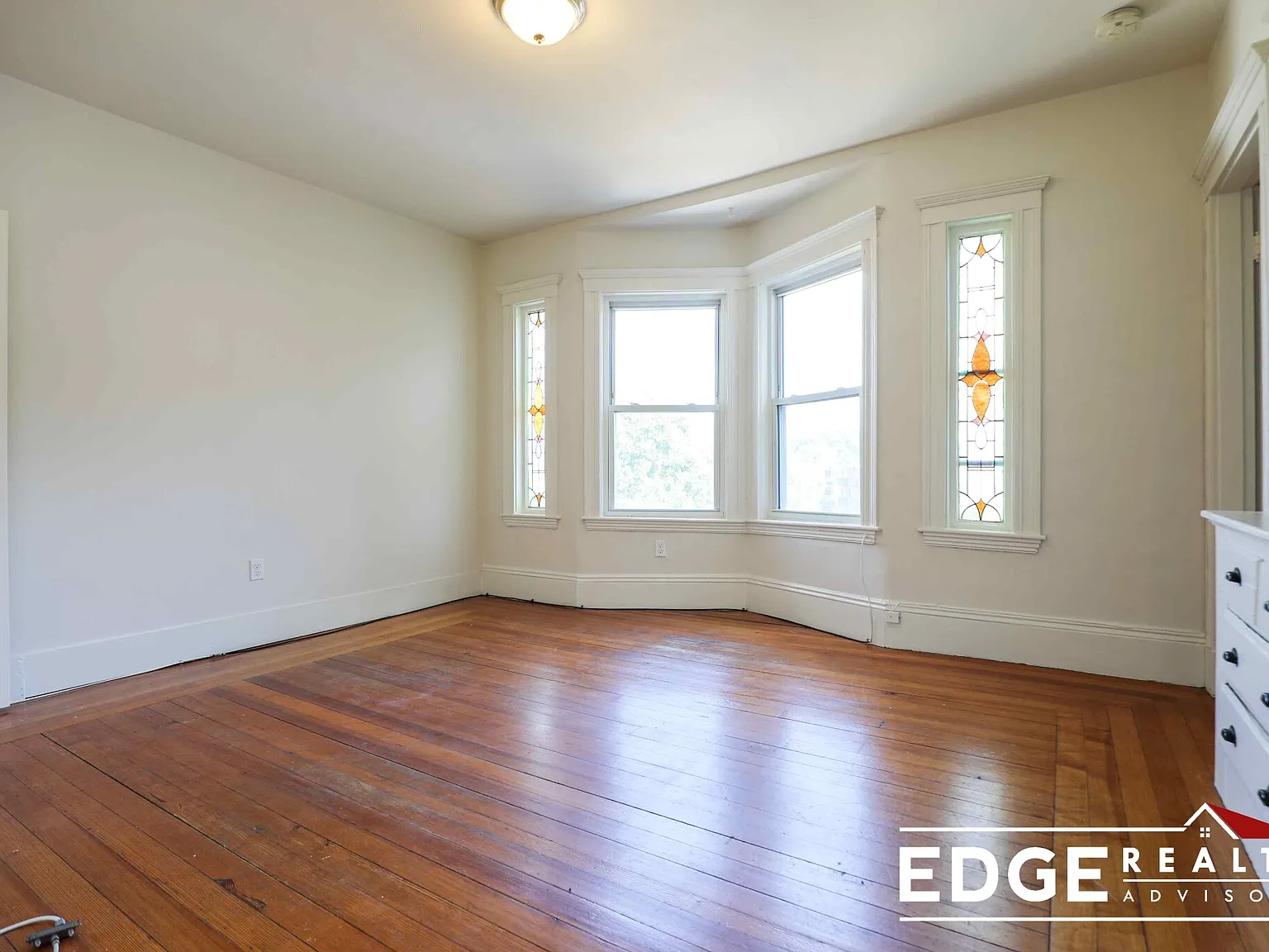 3 bed, 1000 sqft, $3,100 — Photo 4