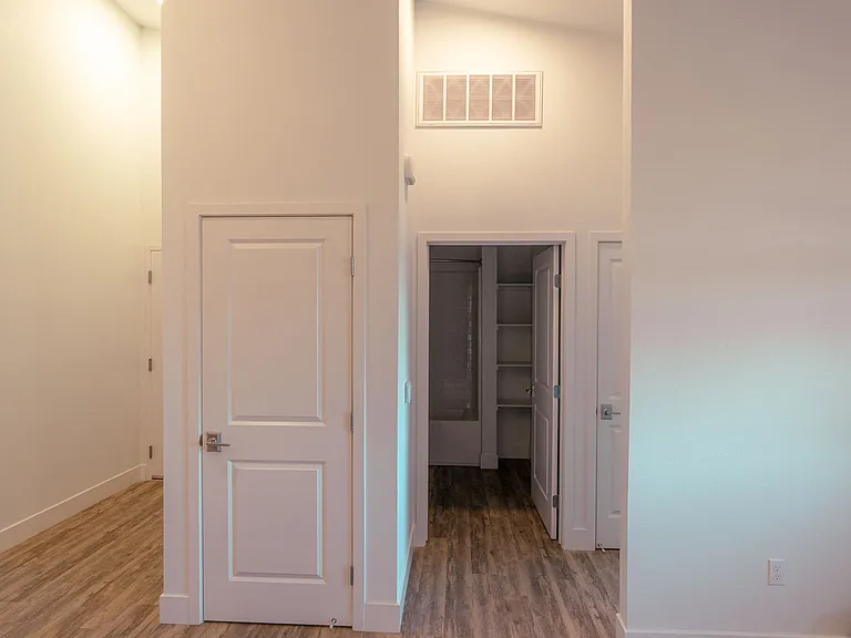 Vela Apartments — Photo 14