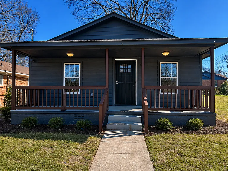 784 Hilton St — Photo 1
