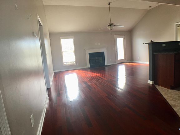 2nd image of 3483 Oak Creek Dr