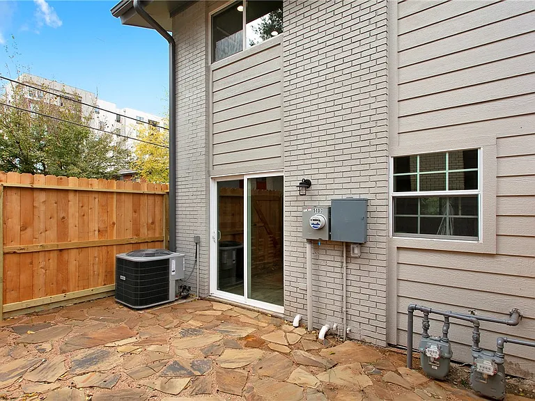 513 Boyett St #2 — Photo 19