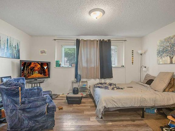 4th image of 4639 48th St