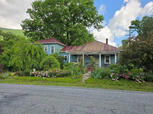 322 2nd St, Buchanan, VA 24066