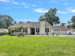 13 Yorkshire Dr, Jackson, NJ 08527